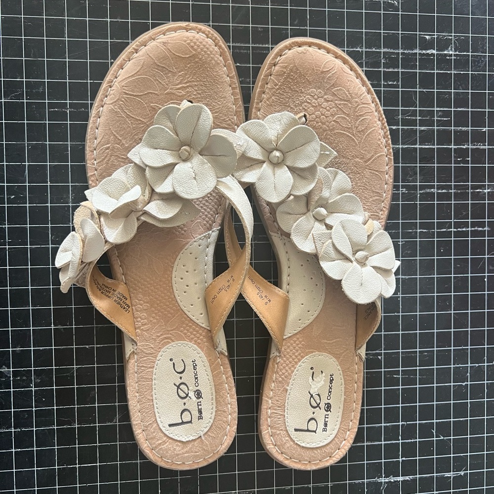 BOC/Born leather sandals. Size 9/40.5 EU. VGUC. Cream and Tan. Nonsmoking home.